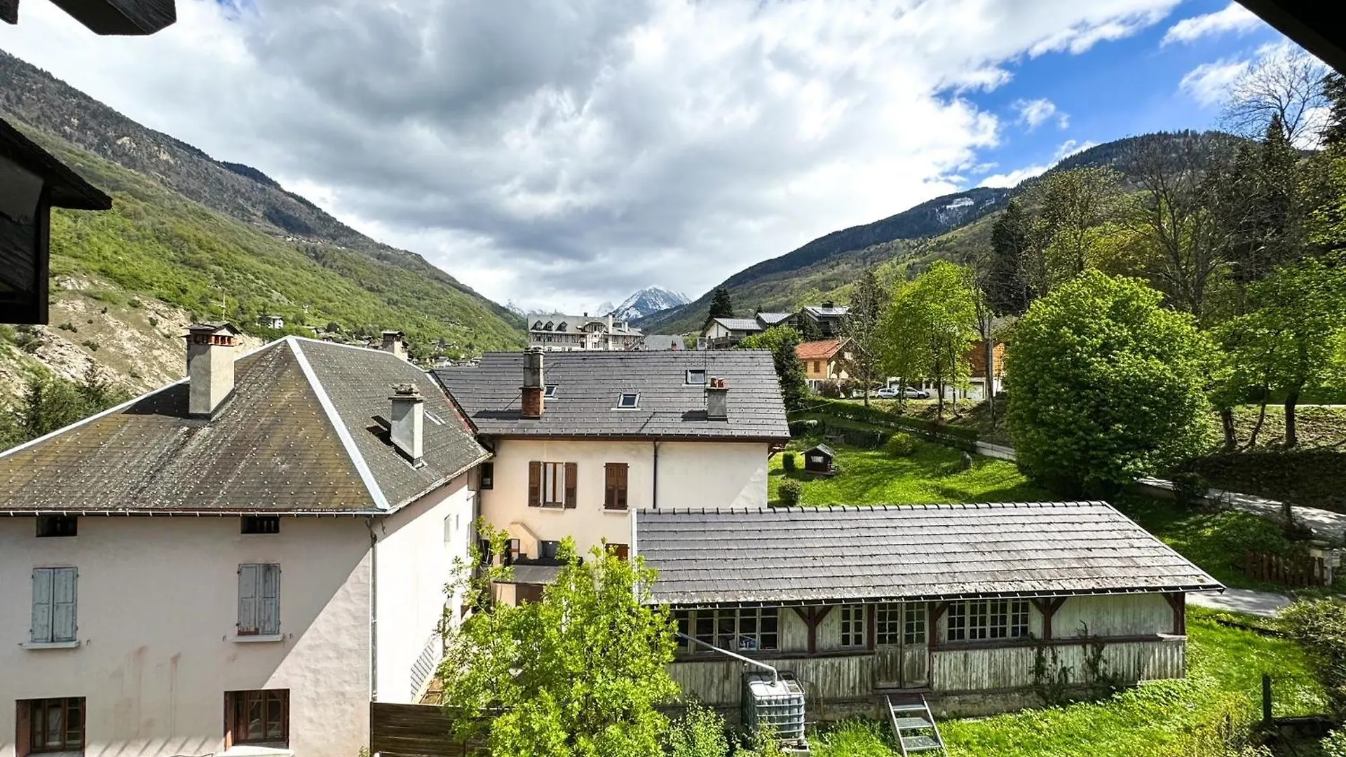 Appartement Joli studio Brides-les-Bains avec vue montagne et piscine